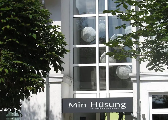 Min Huesung By Rujana